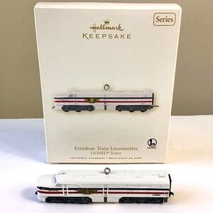 2007 Hallmark LIONEL Train Keepsake Ornament Freedom Train Locomotive Patriotic